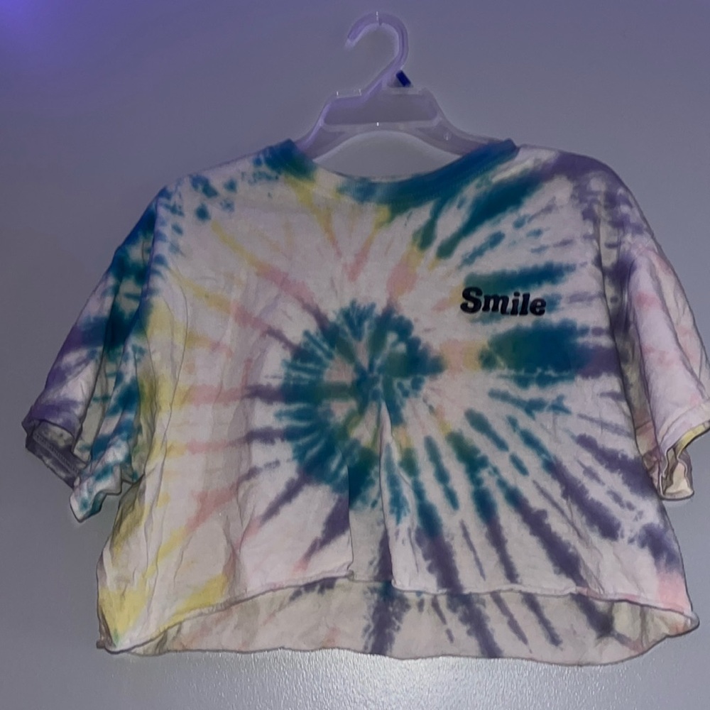 Smiley Face Cropped Tee